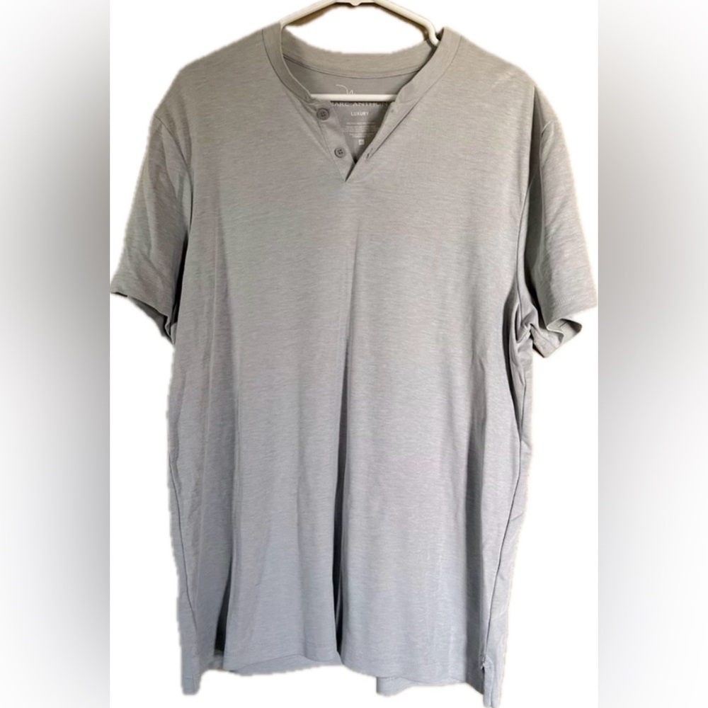 Marc Anthony luxury short sleeve shirt. Excellent condition. Men’s size XL